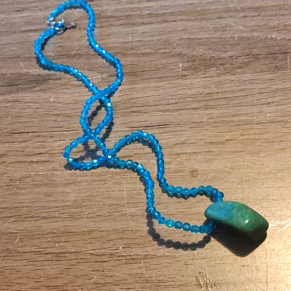 Handmade Emerald Stone Necklace